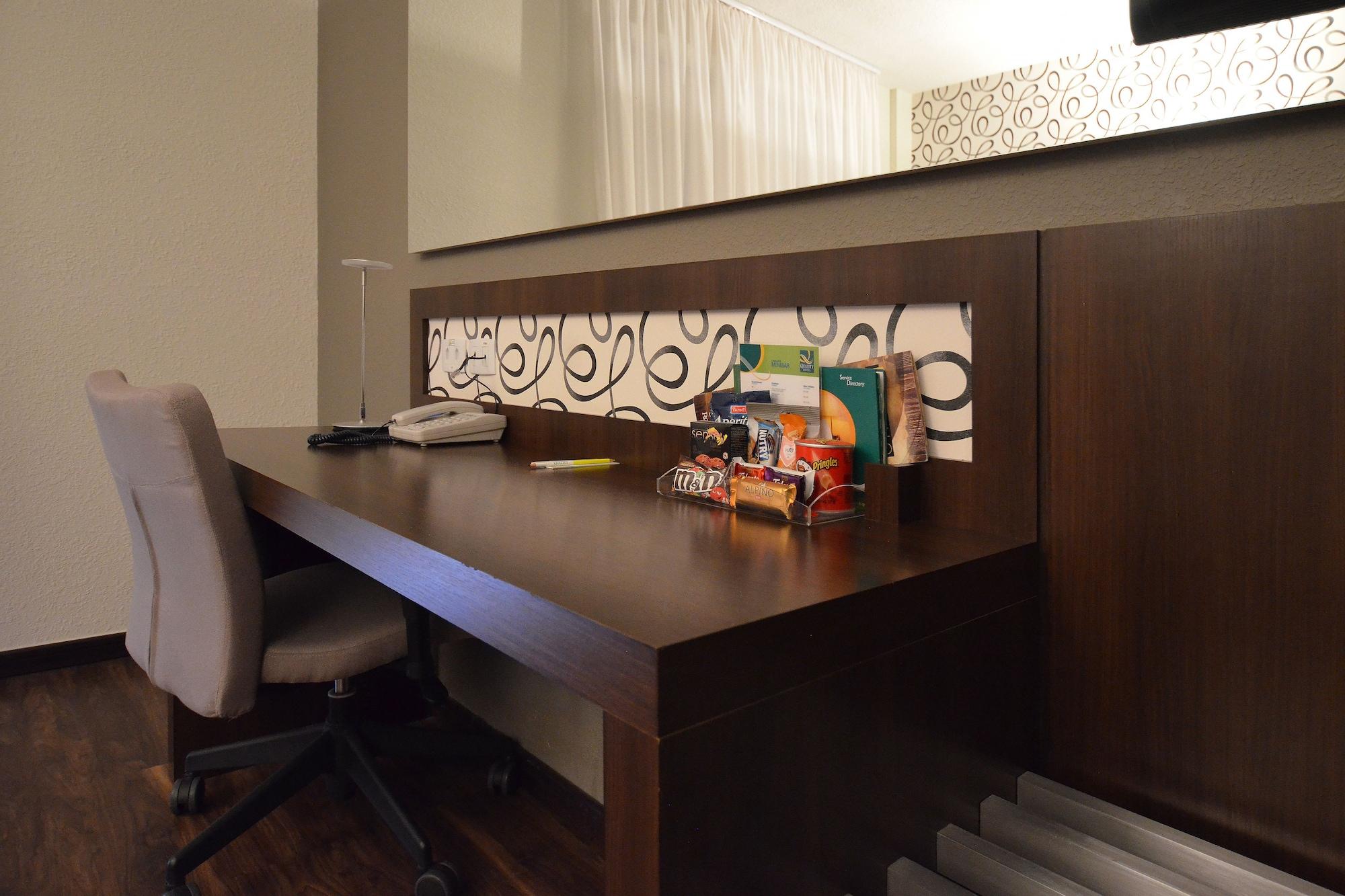 Quality Hotel Куритиба Екстериор снимка
