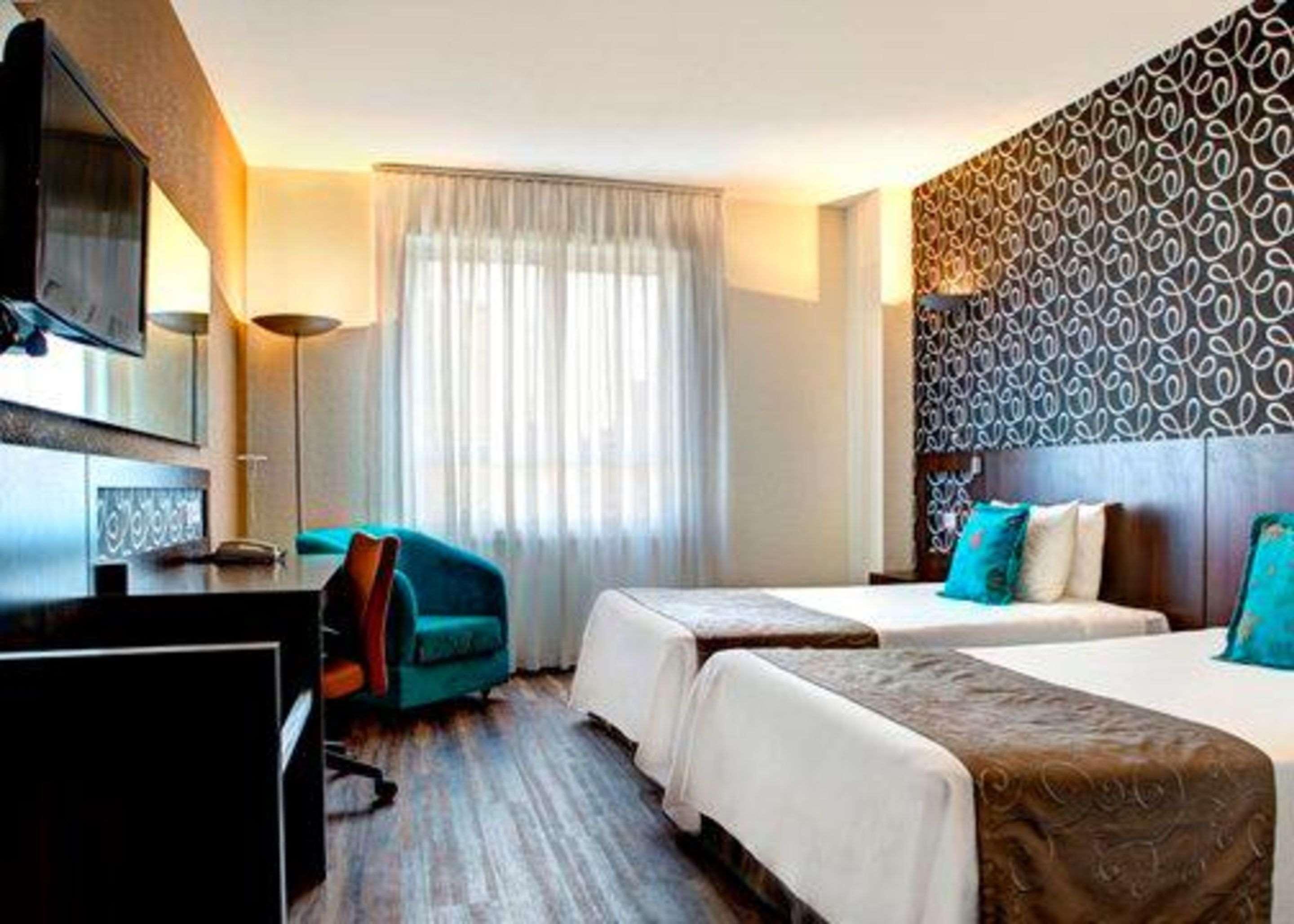 Quality Hotel Куритиба Екстериор снимка