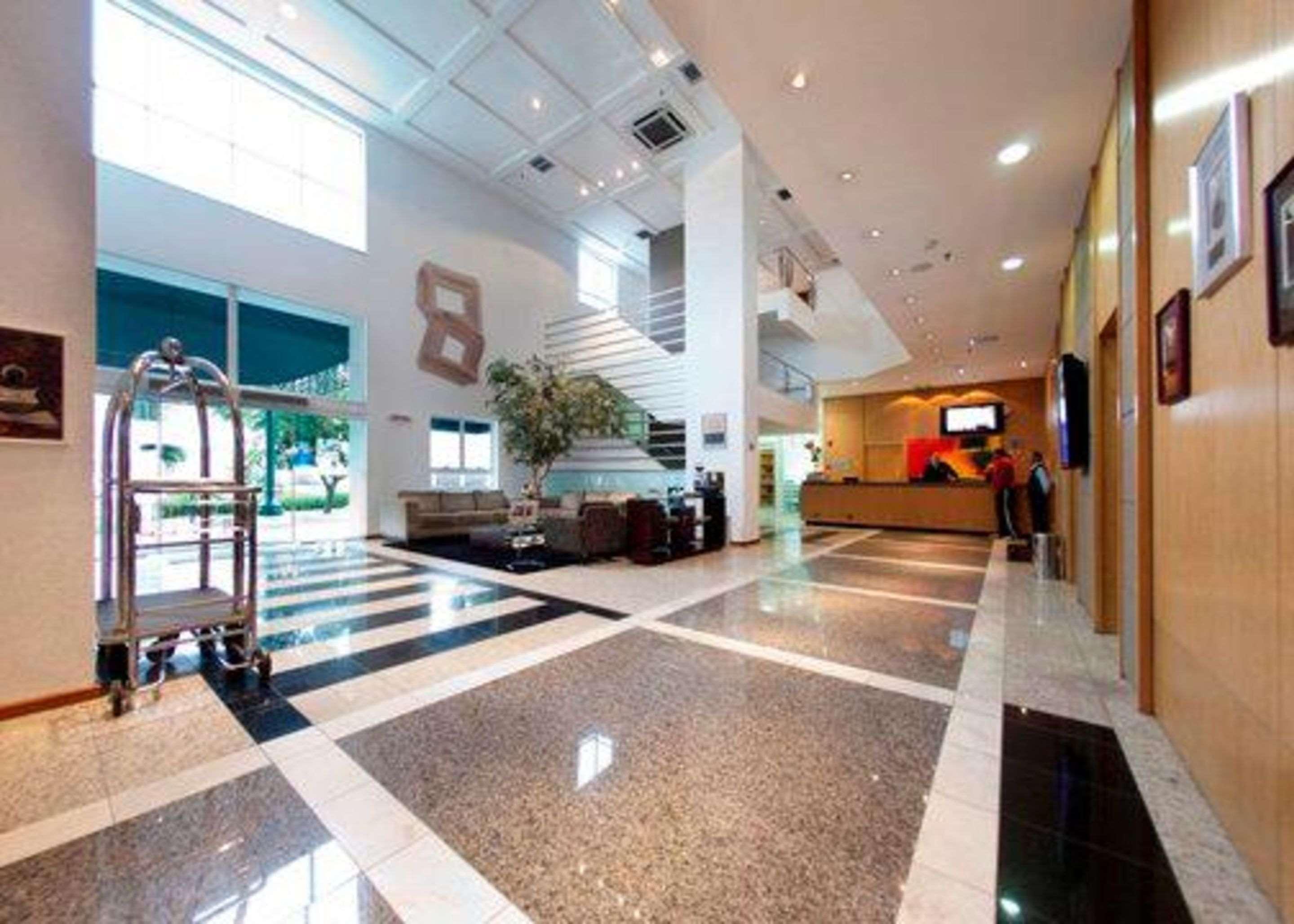 Quality Hotel Куритиба Екстериор снимка