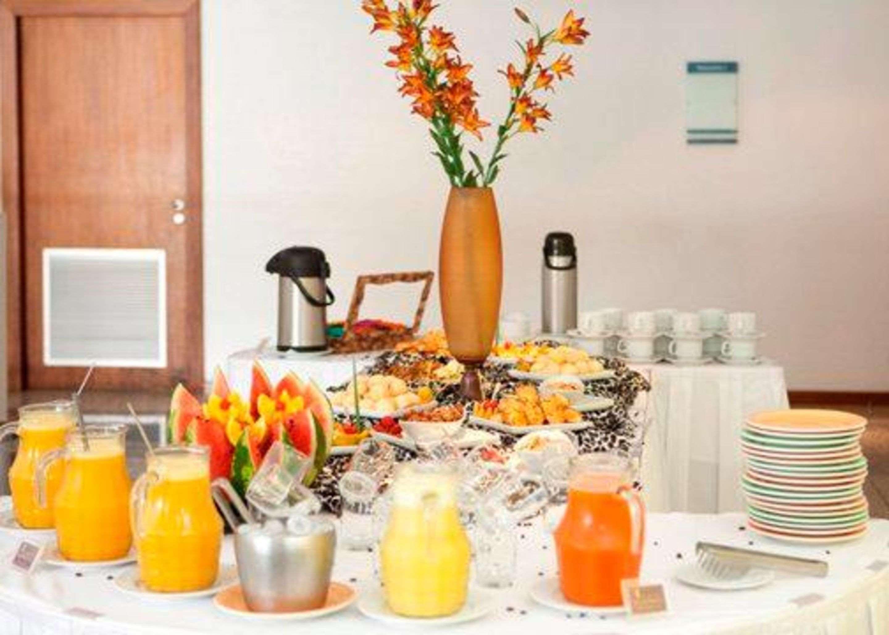 Quality Hotel Куритиба Екстериор снимка