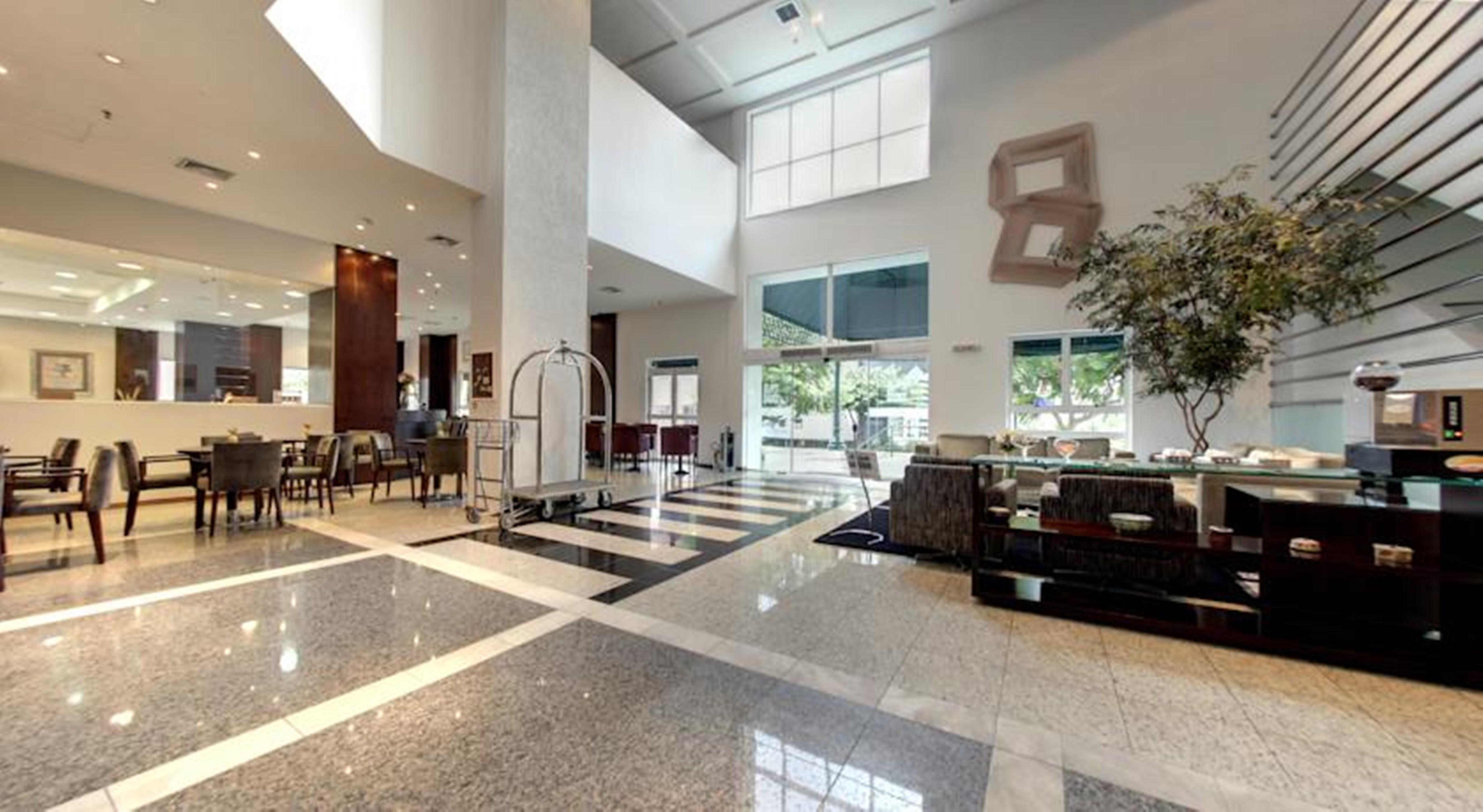 Quality Hotel Куритиба Екстериор снимка