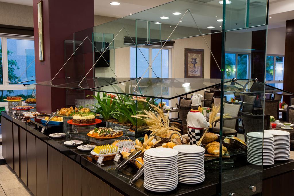 Quality Hotel Куритиба Екстериор снимка